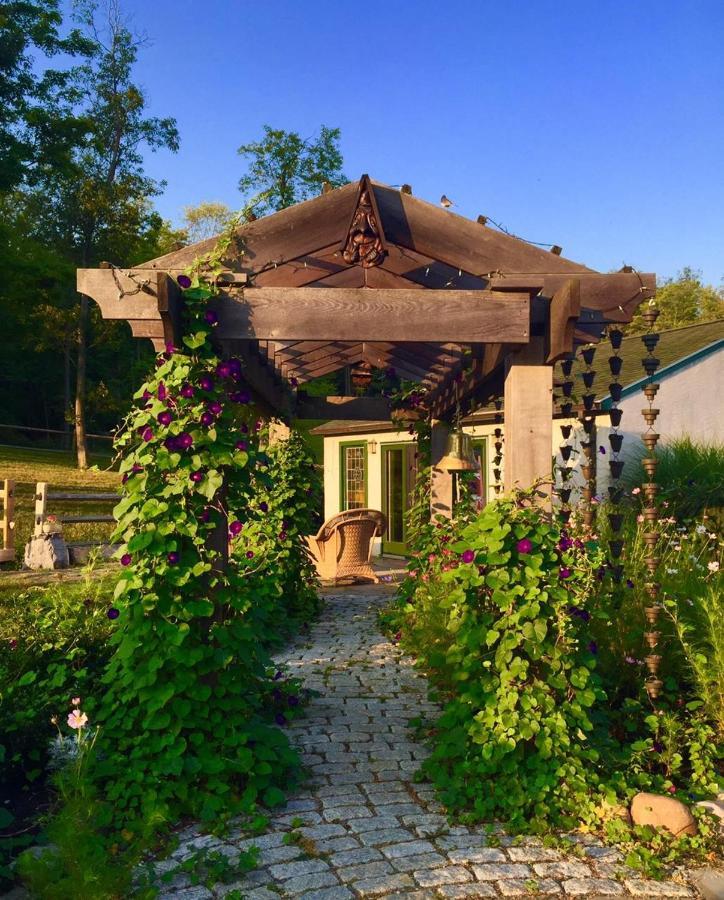 New Park Venue & Suites Ithaca Exterior foto
