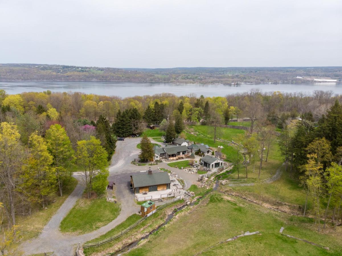 New Park Venue & Suites Ithaca Exterior foto
